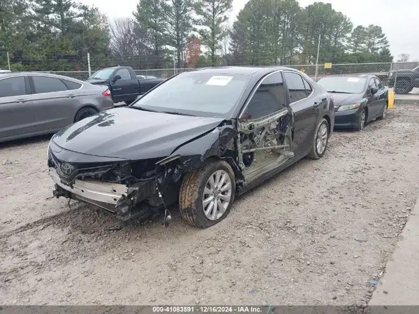 4T1B11HK4KU810482 2019 TOYOTA CAMRY - Image 2