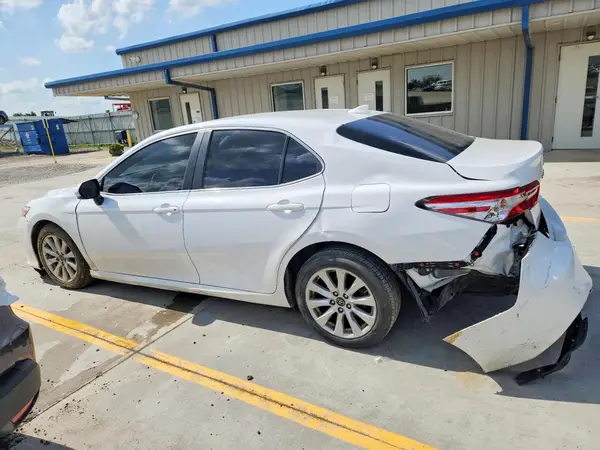 4T1B11HK4KU810787 2019 TOYOTA CAMRY - Image 2
