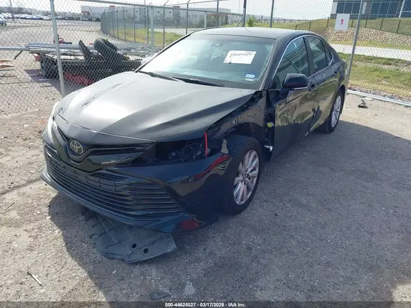 4T1B11HK4KU813351 2019 TOYOTA CAMRY - Image 2