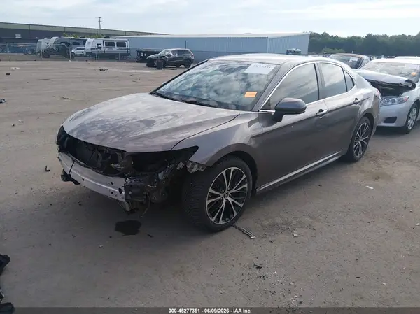 4T1B11HK4KU820512 2019 TOYOTA CAMRY - Image 2
