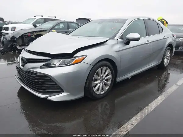 4T1B11HK4KU820851 2019 TOYOTA CAMRY - Image 2
