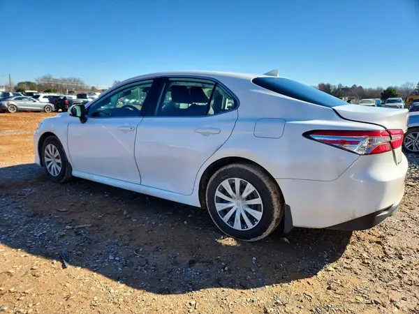 4T1B11HK4KU823622 2019 TOYOTA CAMRY - Image 2
