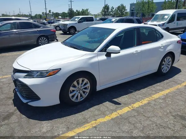 4T1B11HK4KU824933 2019 TOYOTA CAMRY - Image 2