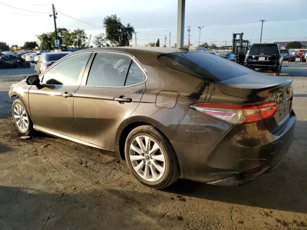 4T1B11HK4KU825080 2019 TOYOTA CAMRY - Image 2
