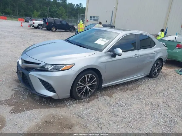 4T1B11HK4KU825354 2019 TOYOTA CAMRY - Image 2