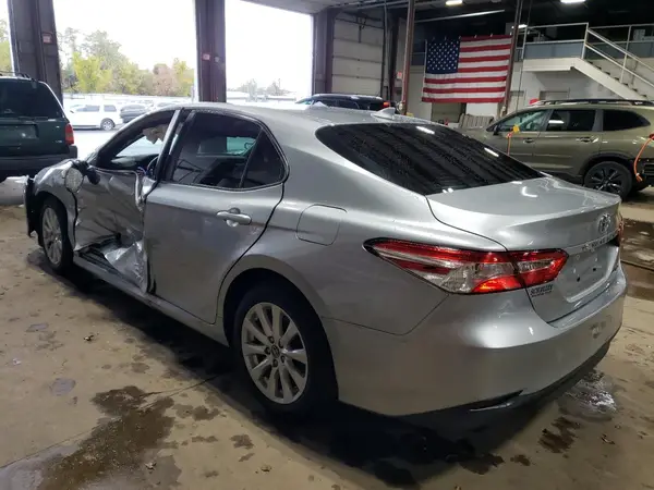4T1B11HK4KU826133 2019 TOYOTA CAMRY - Image 2
