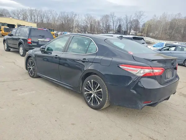4T1B11HK4KU826942 2019 TOYOTA CAMRY - Image 2