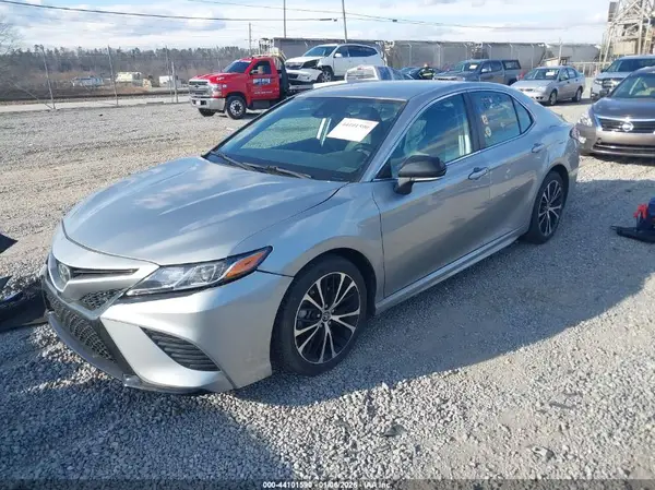 4T1B11HK4KU832739 2019 TOYOTA CAMRY - Image 2
