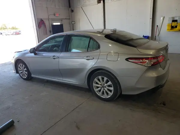 4T1B11HK4KU833941 2019 TOYOTA CAMRY - Image 2