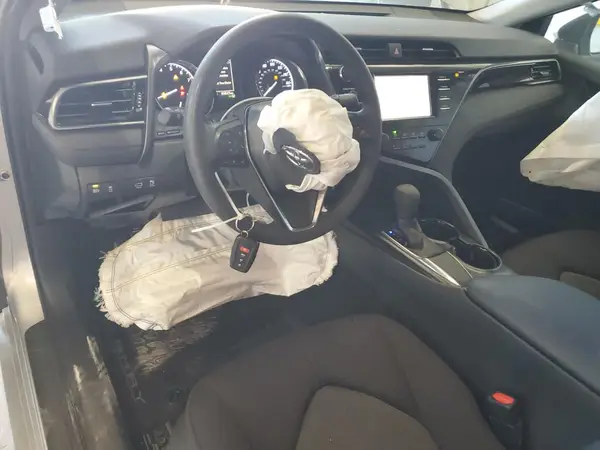 4T1B11HK4KU833941 2019 TOYOTA CAMRY - Image 8