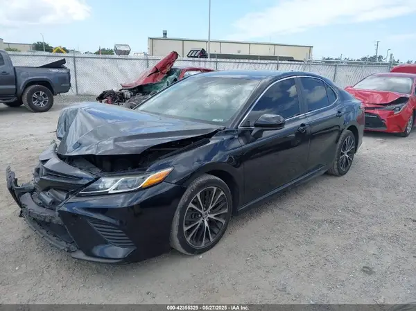 4T1B11HK4KU834975 2019 TOYOTA CAMRY - Image 2
