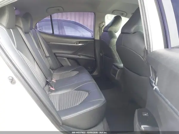 4T1B11HK4KU840677 2019 TOYOTA CAMRY - Image 8