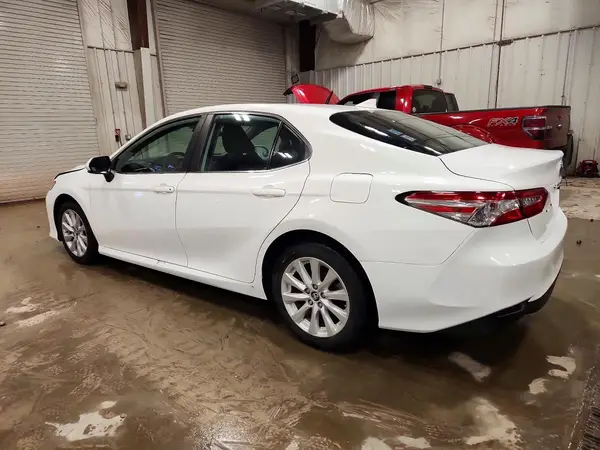 4T1B11HK4KU843868 2019 TOYOTA CAMRY - Image 2