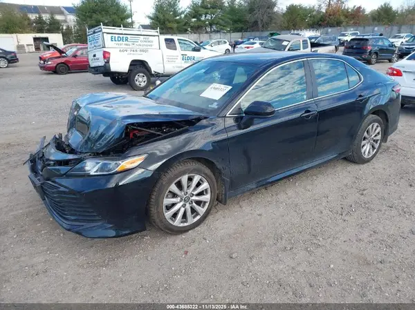 4T1B11HK4KU845992 2019 TOYOTA CAMRY - Image 2