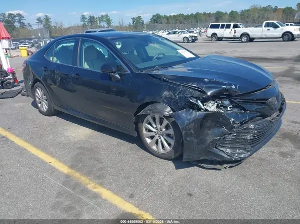 4T1B11HK4KU850920 2019 TOYOTA CAMRY - Image 1