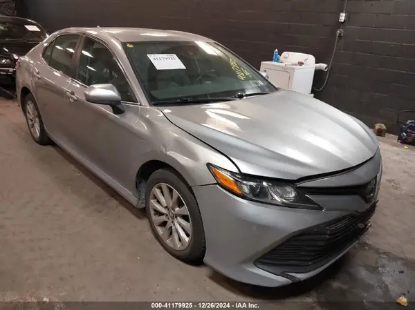 4T1B11HK4KU856197 2019 TOYOTA CAMRY - Image 1