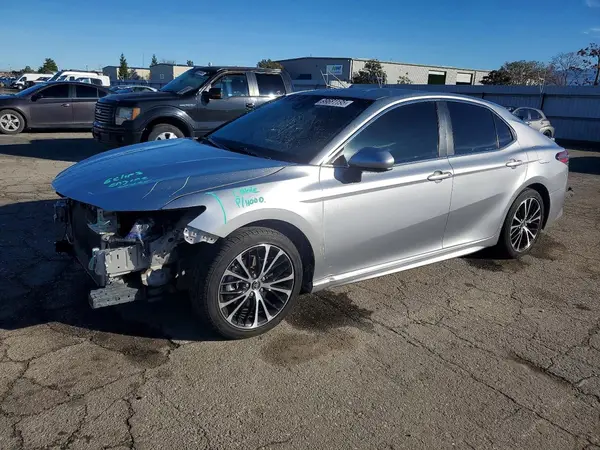 4T1B11HK5JU002589 2018 TOYOTA CAMRY - Image 1