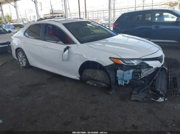 4T1B11HK5JU003225 2018 TOYOTA CAMRY - Image 1