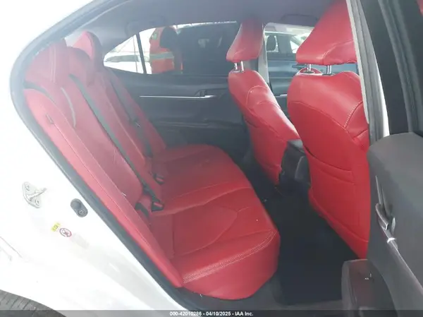 4T1B11HK5JU003225 2018 TOYOTA CAMRY - Image 8