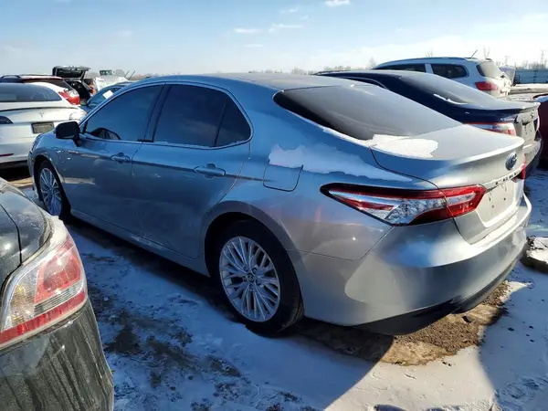 4T1B11HK5JU008070 2018 TOYOTA CAMRY - Image 2