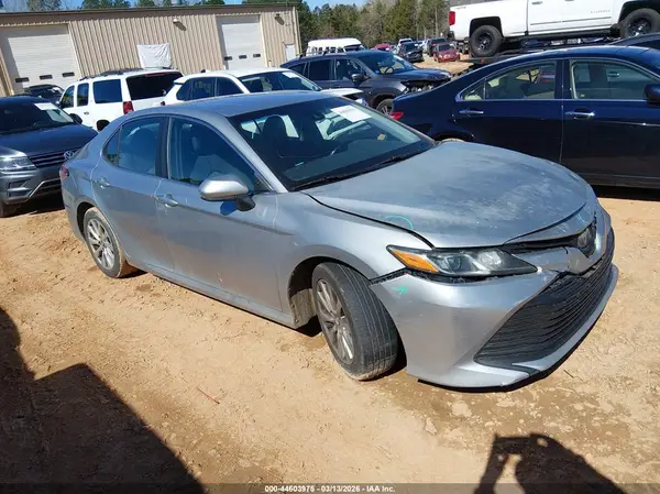 4T1B11HK5JU011146 2018 TOYOTA CAMRY - Image 1
