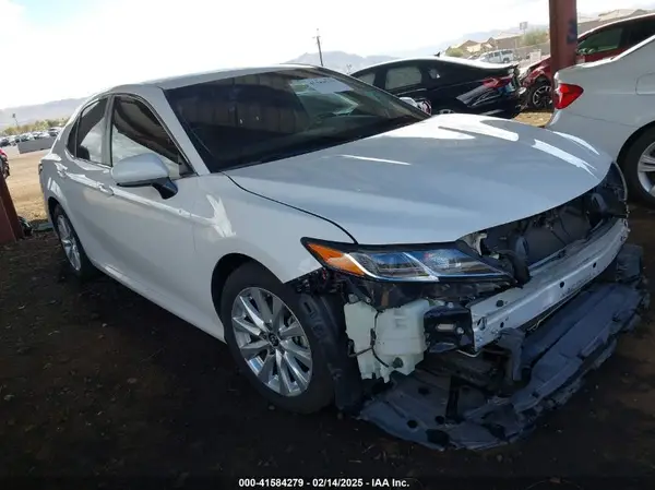 4T1B11HK5JU012815 2018 TOYOTA CAMRY - Image 1