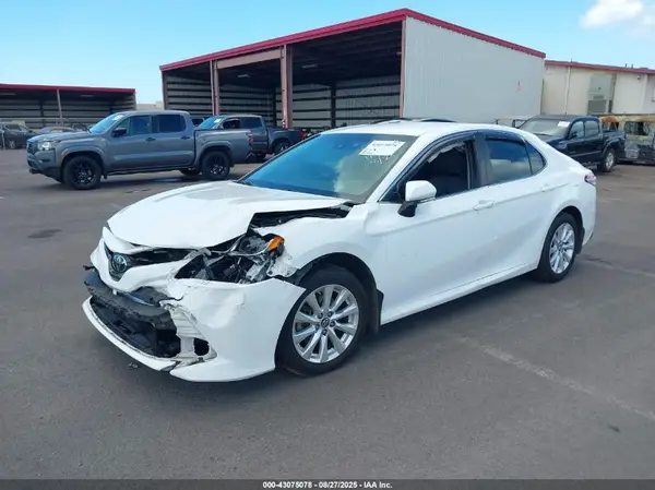 4T1B11HK5JU015844 2018 TOYOTA CAMRY - Image 2