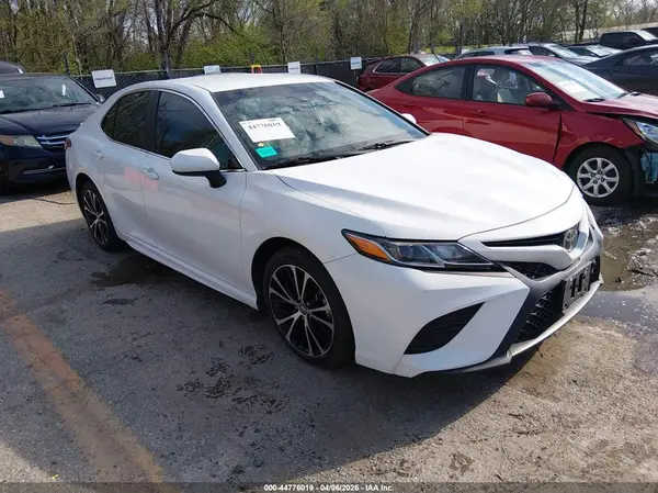 4T1B11HK5JU016251 2018 TOYOTA CAMRY - Image 1