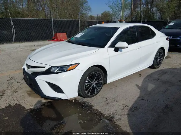4T1B11HK5JU016251 2018 TOYOTA CAMRY - Image 2