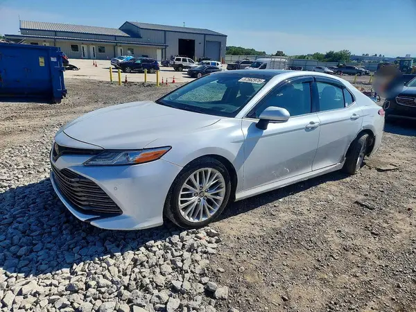 4T1B11HK5JU016265 2018 TOYOTA CAMRY - Image 1