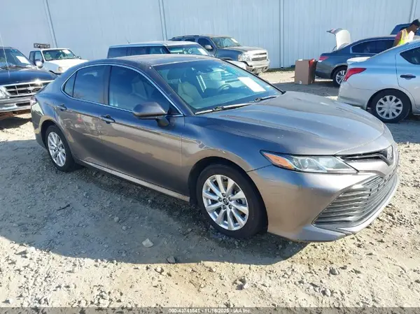 4T1B11HK5JU016895 2018 TOYOTA CAMRY - Image 1