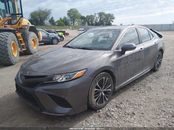 4T1B11HK5JU020123 2018 TOYOTA CAMRY - Image 2