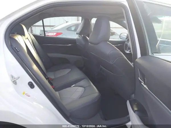4T1B11HK5JU020381 2018 TOYOTA CAMRY - Image 8