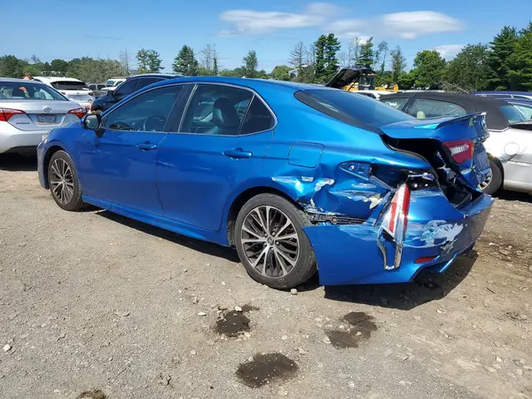4T1B11HK5JU020669 2018 TOYOTA CAMRY - Image 2