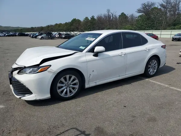 4T1B11HK5JU020798 2018 TOYOTA CAMRY - Image 1