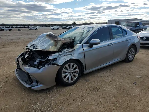 4T1B11HK5JU023006 2018 TOYOTA CAMRY - Image 1