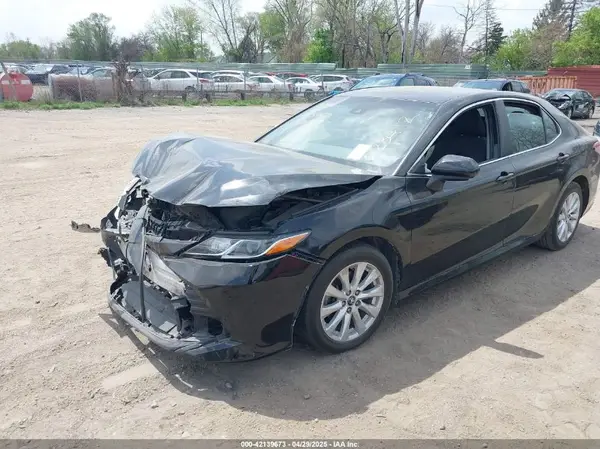 4T1B11HK5JU023412 2018 TOYOTA CAMRY - Image 2