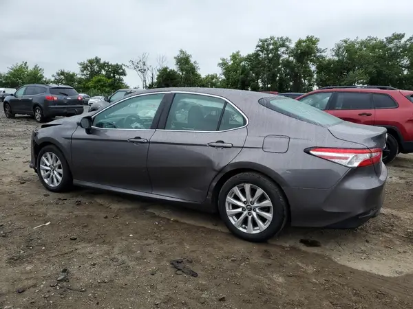 4T1B11HK5JU024978 2018 TOYOTA CAMRY - Image 2