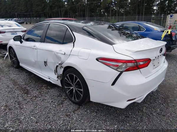 4T1B11HK5JU025113 2018 TOYOTA CAMRY - Image 2