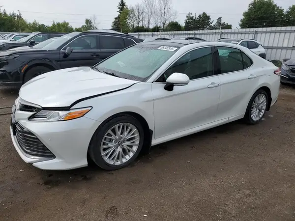 4T1B11HK5JU027203 2018 TOYOTA CAMRY - Image 1