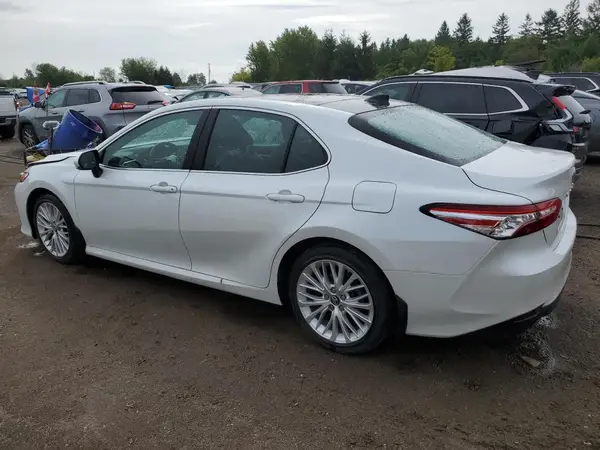 4T1B11HK5JU027203 2018 TOYOTA CAMRY - Image 2