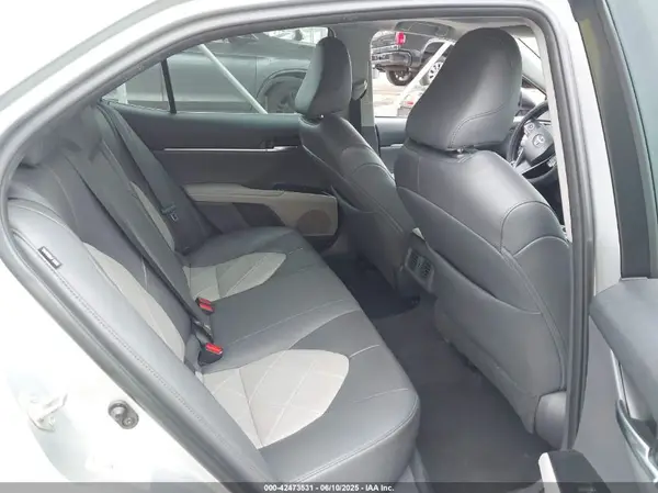 4T1B11HK5JU028576 2018 TOYOTA CAMRY - Image 8