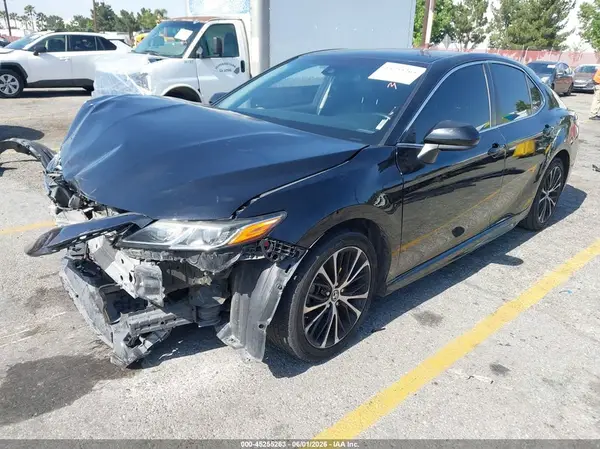 4T1B11HK5JU041781 2018 TOYOTA CAMRY - Image 2