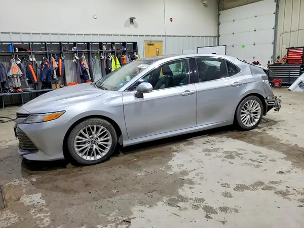 4T1B11HK5JU042705 2018 TOYOTA CAMRY - Image 1