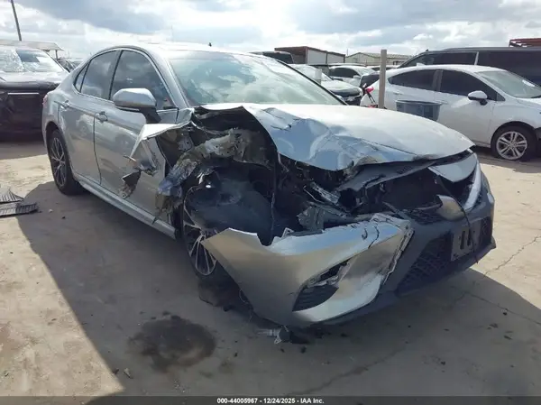 4T1B11HK5JU042929 2018 TOYOTA CAMRY - Image 1