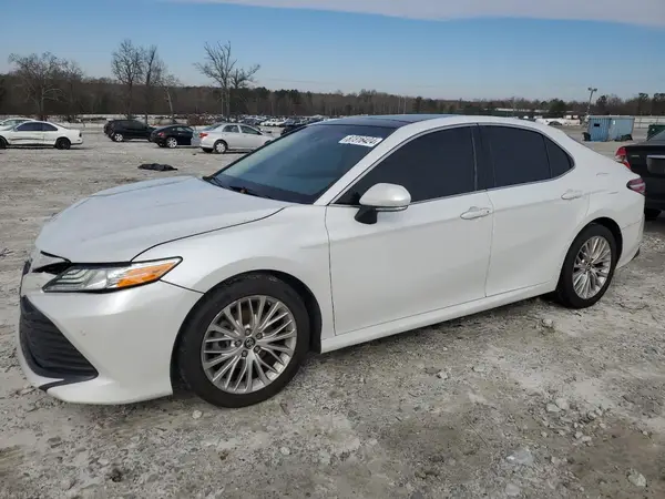 4T1B11HK5JU044924 2018 TOYOTA CAMRY - Image 1