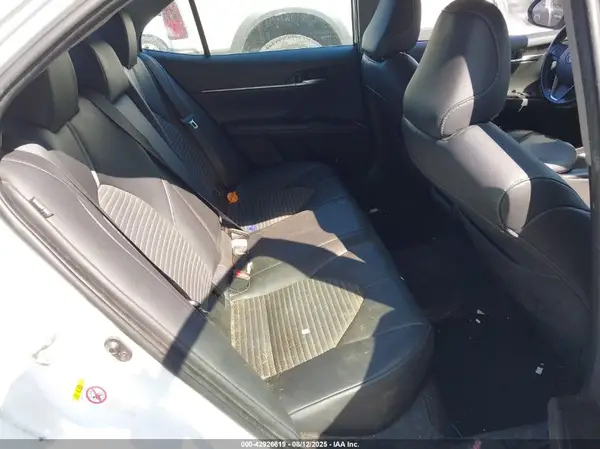4T1B11HK5JU045877 2018 TOYOTA CAMRY - Image 8