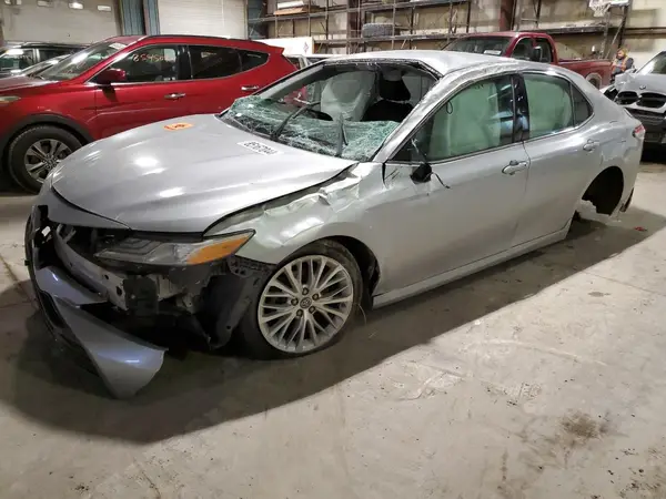 4T1B11HK5JU049055 2018 TOYOTA CAMRY - Image 1