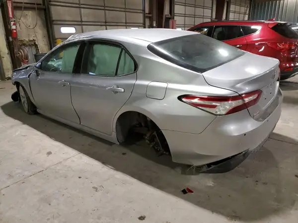 4T1B11HK5JU049055 2018 TOYOTA CAMRY - Image 2