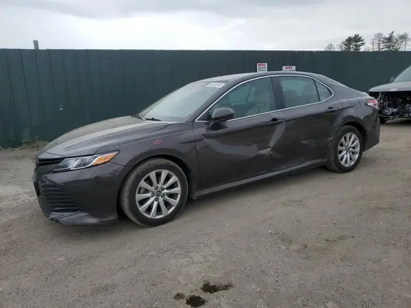4T1B11HK5JU052473 2018 TOYOTA CAMRY - Image 1